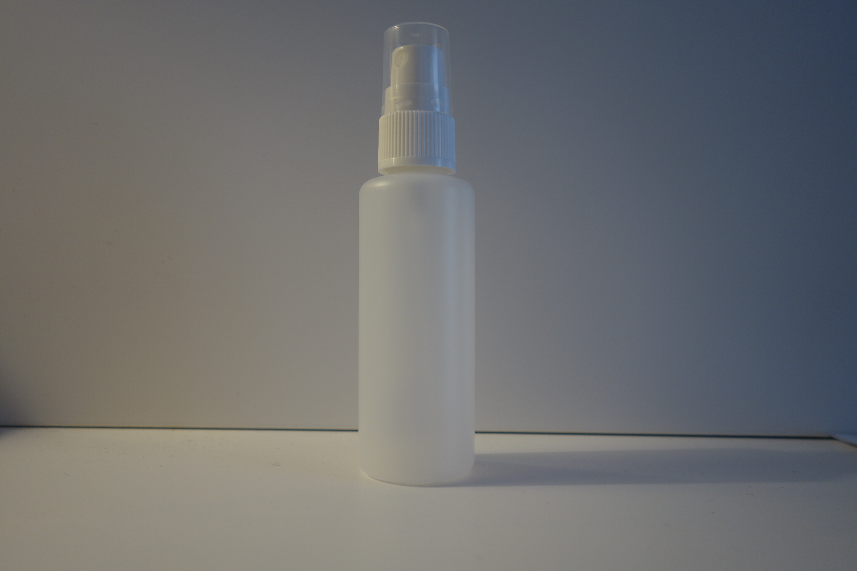 Sprühflasche halbtransparent rund 50 ml